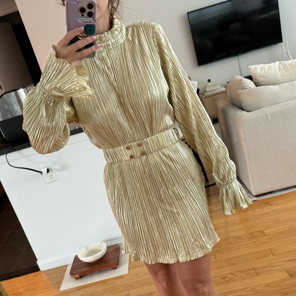 Gold long sleeve mini dress - Picture 3 of 3